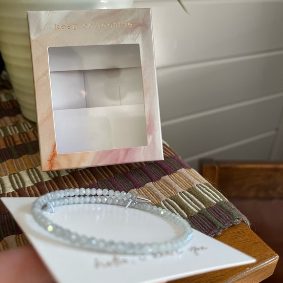 🆕 KEEP Collective By Stella & Dot Rebel coil bracelet in silver/pearl, new! - Picture 4 of 16
